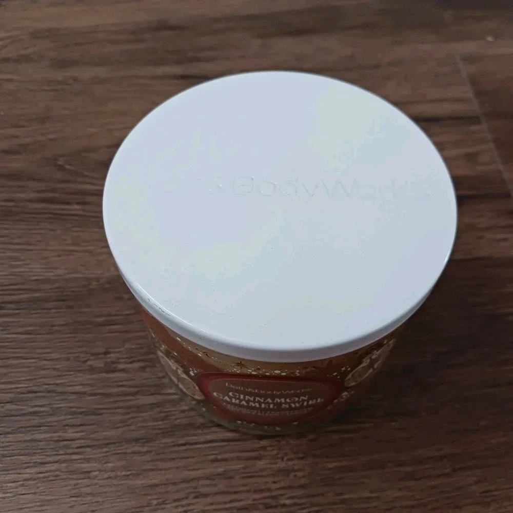 Bath & Body Works CINNAMON CARAMEL SWIRL Candle 3-Wick Large 14.5 oz NEW